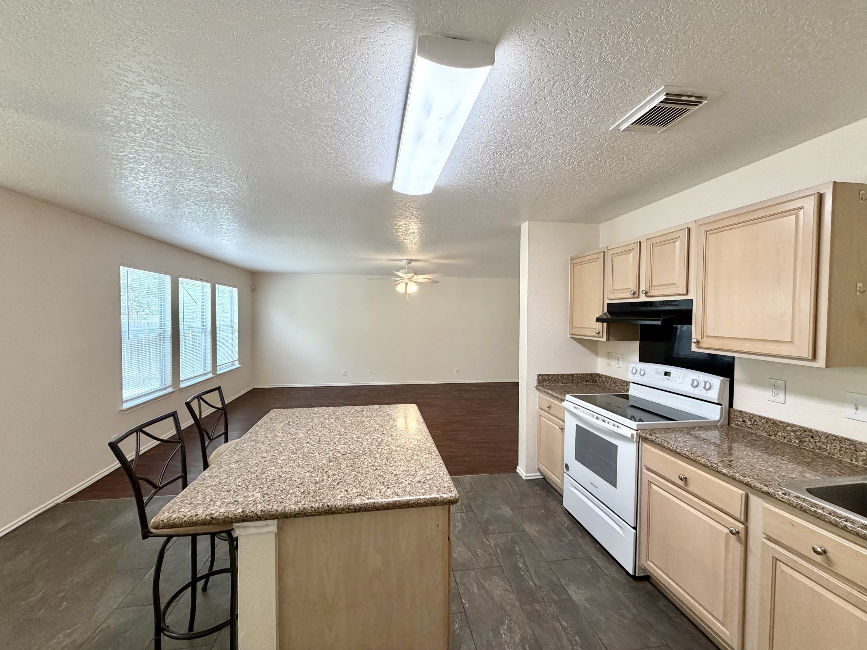 369 Copper Bluff – photo 4