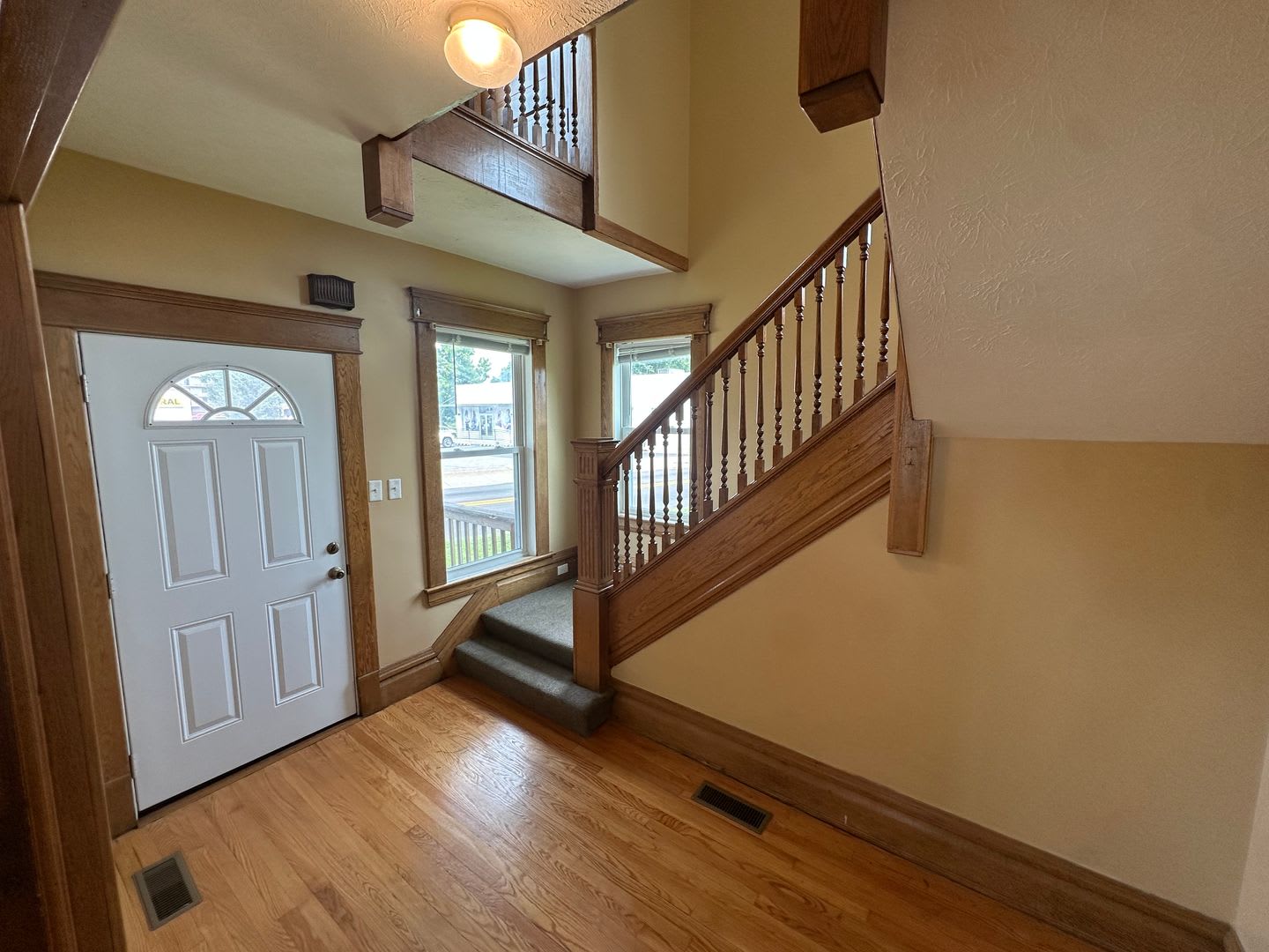 Convenient Location!!! – photo 2