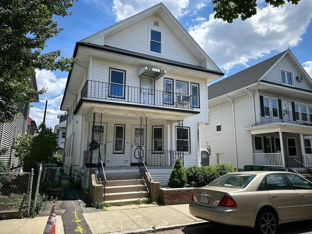 9 Bradford Ave – photo 1
