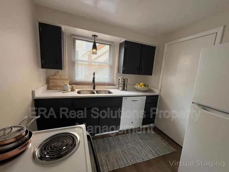 221 Dana Ave. – photo 4