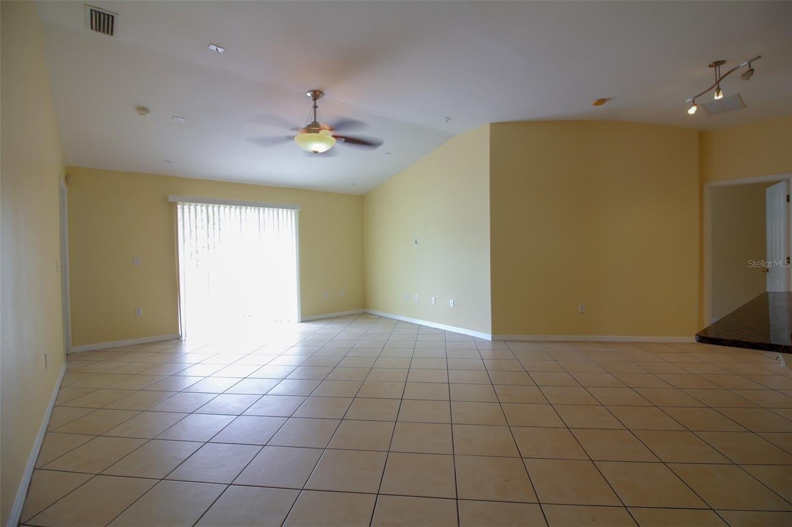 1702 HOLTON Road – photo 5