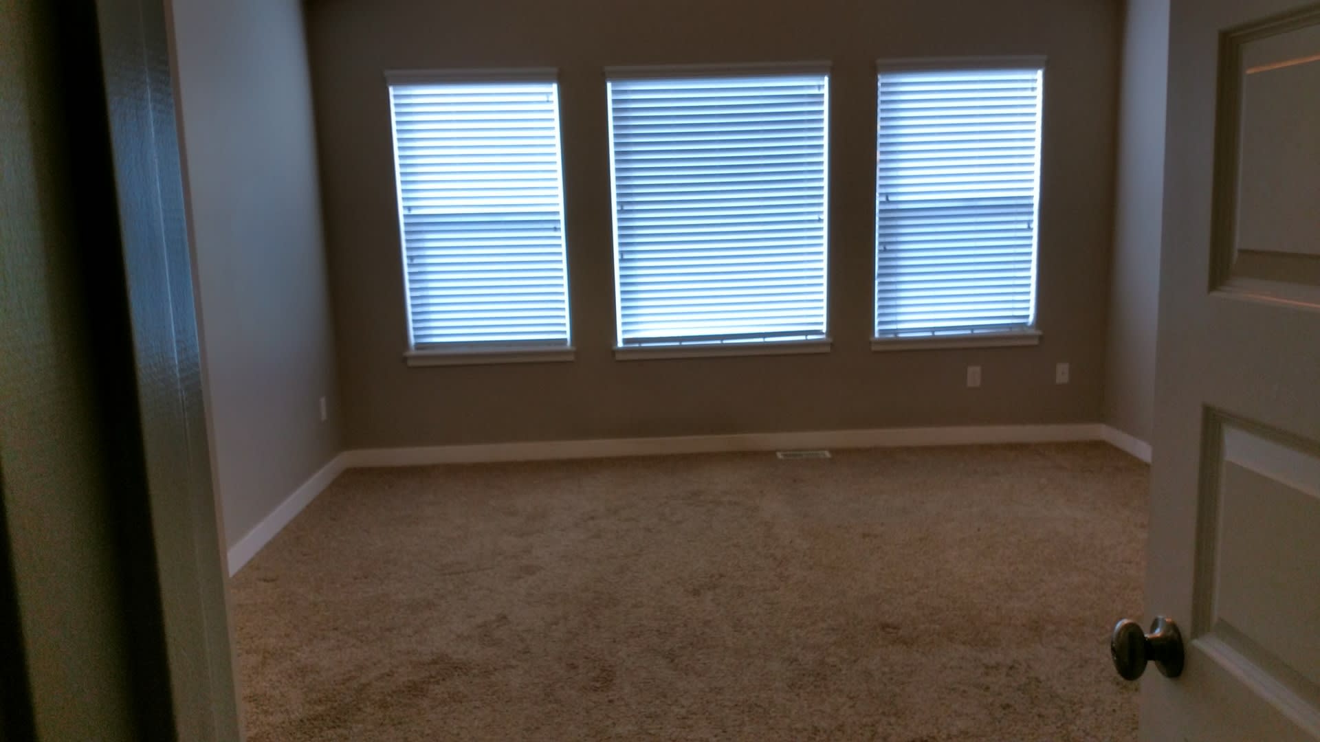 3 Bedroom Townhome in SOJO!! – photo 2