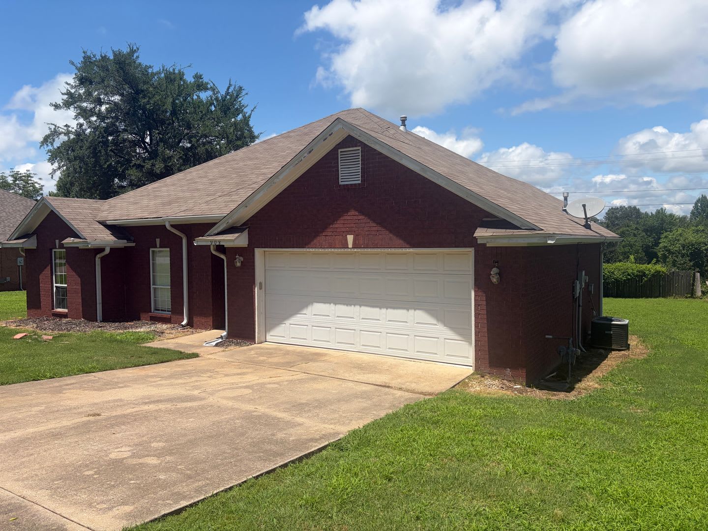 3 Bedroom and 2 Bathroom House – photo 2
