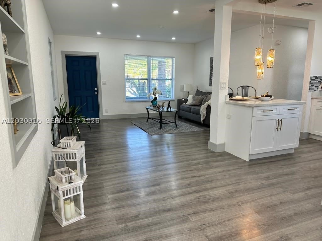 1029 SW 1st Ave – photo 4