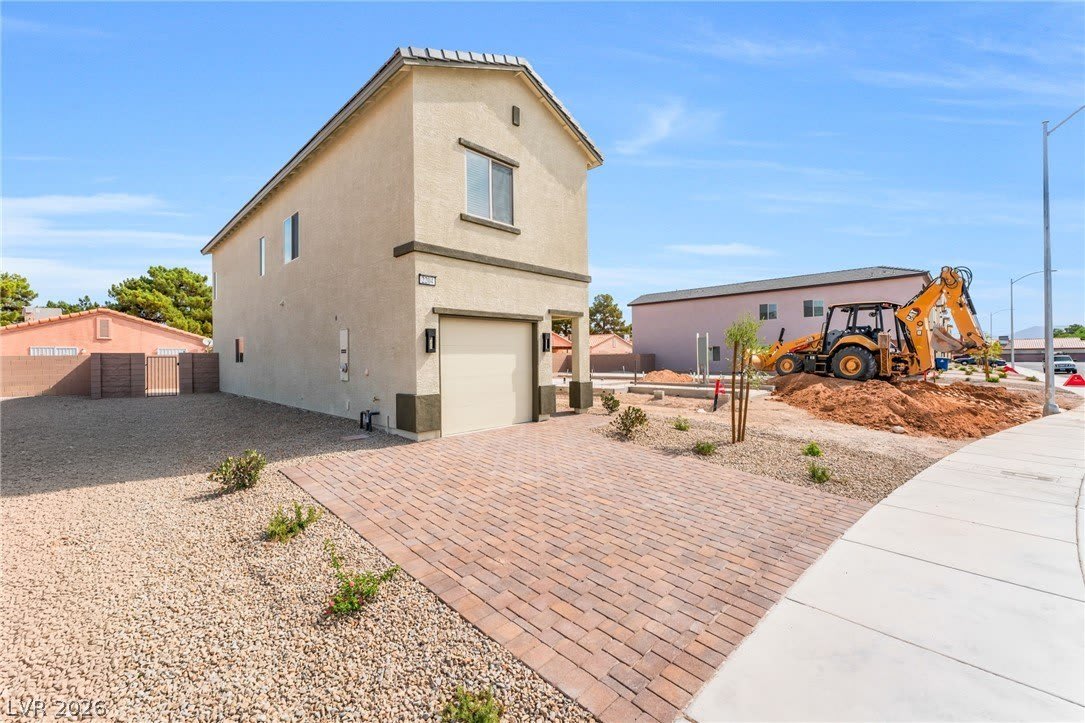 2204 ABRAHAM Avenue – photo 3