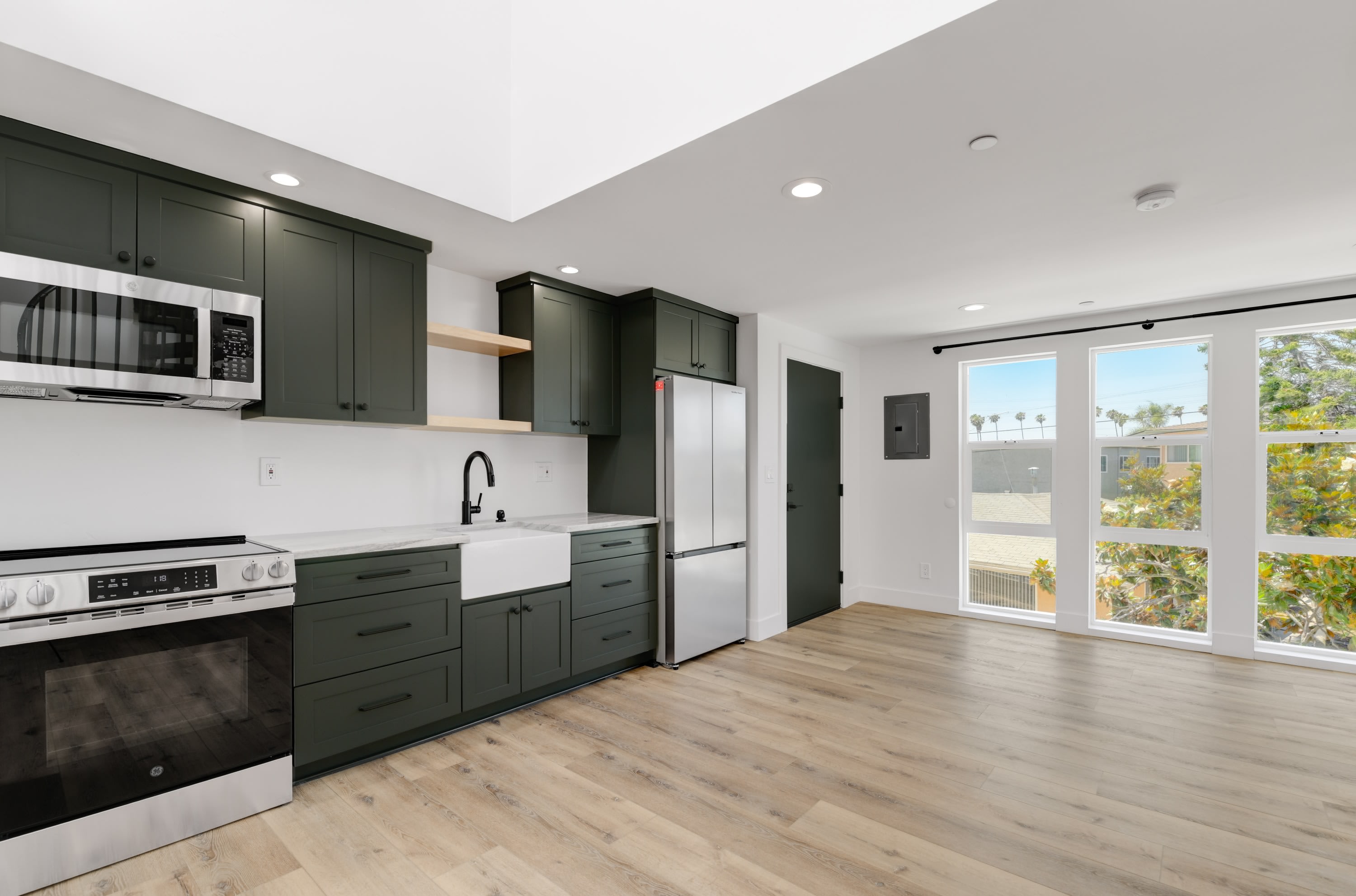 3010 Suncrest DriveD – photo 1