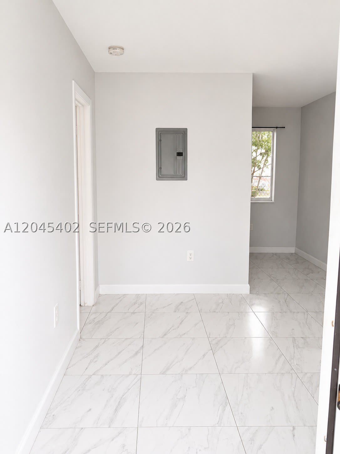 14399 NE 5th Pl – photo 1