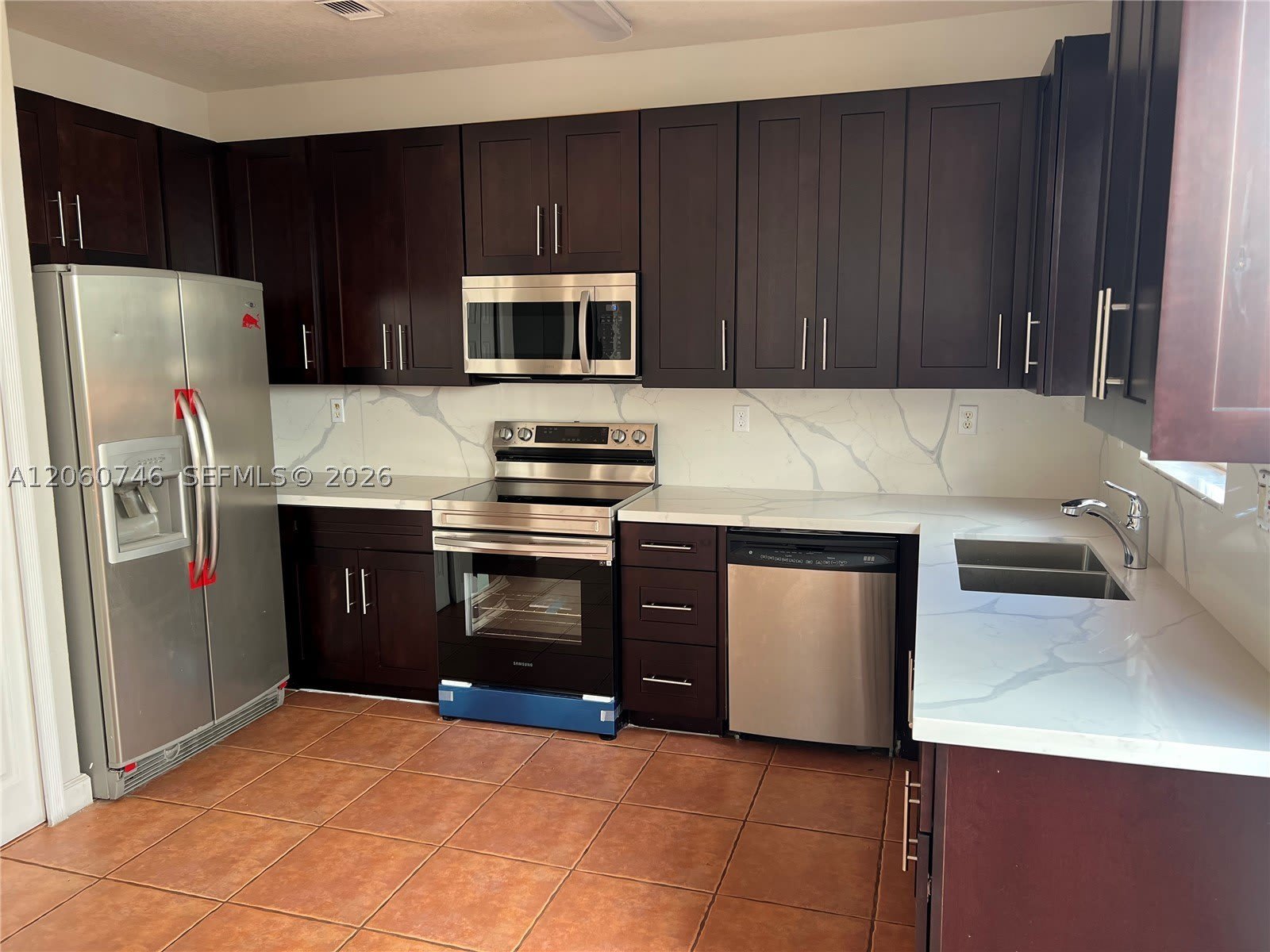 5400 NW 107th Ave – photo 3