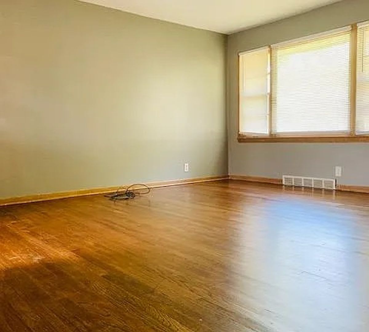 6205 Ogden St – 3 Bed/2 Bath in Park Lane – photo 3