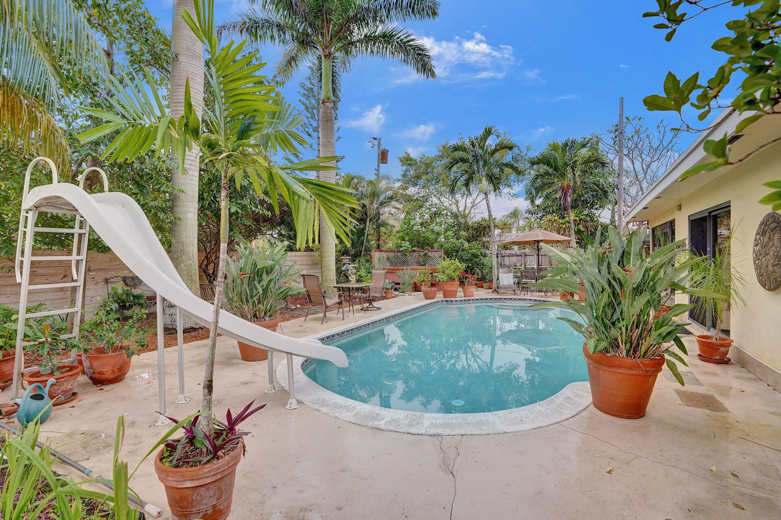 420 NE 36th Street – photo 2