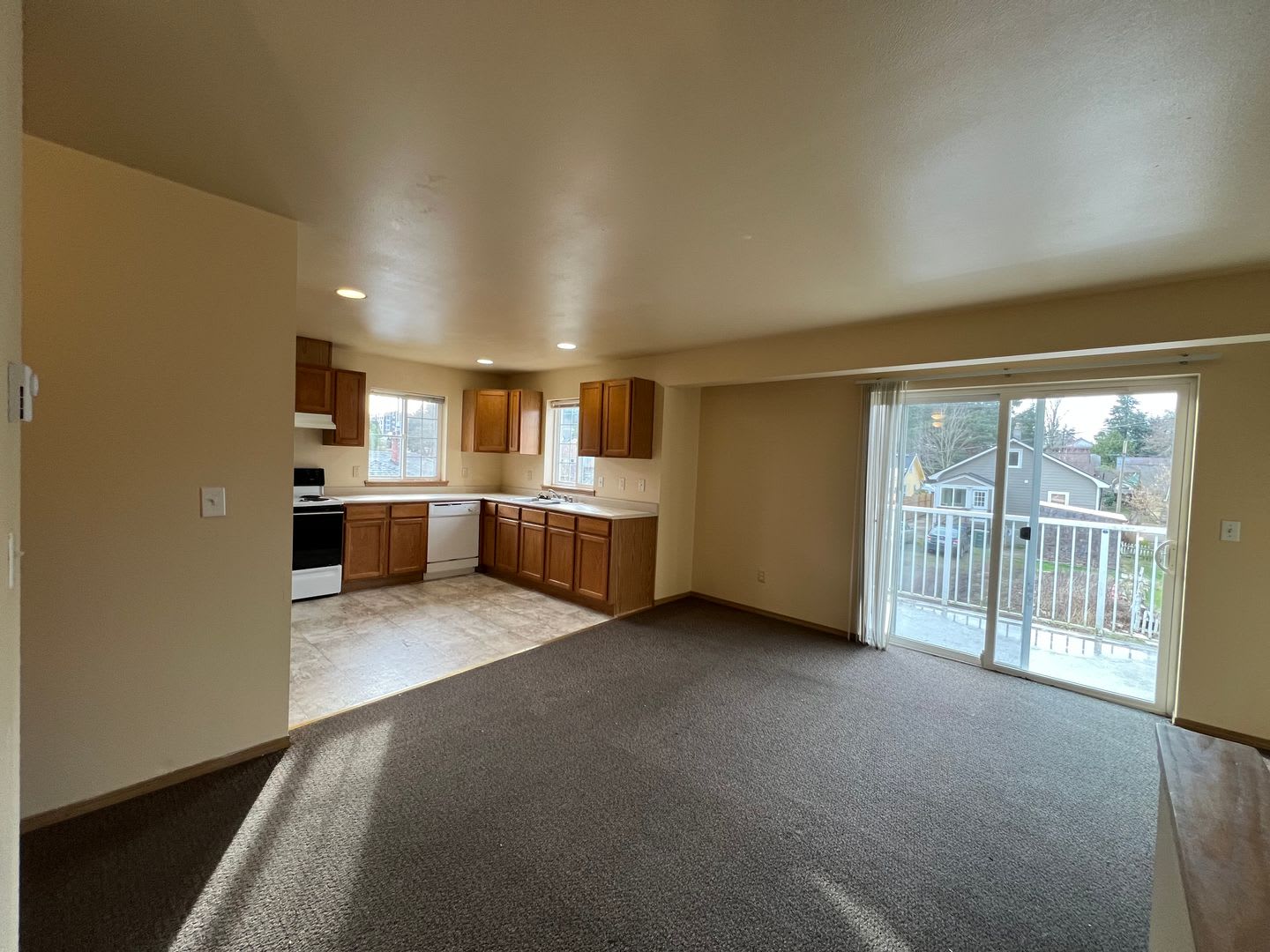 3 Bedroom, 2 Bath in York Neighborhood! – photo 2