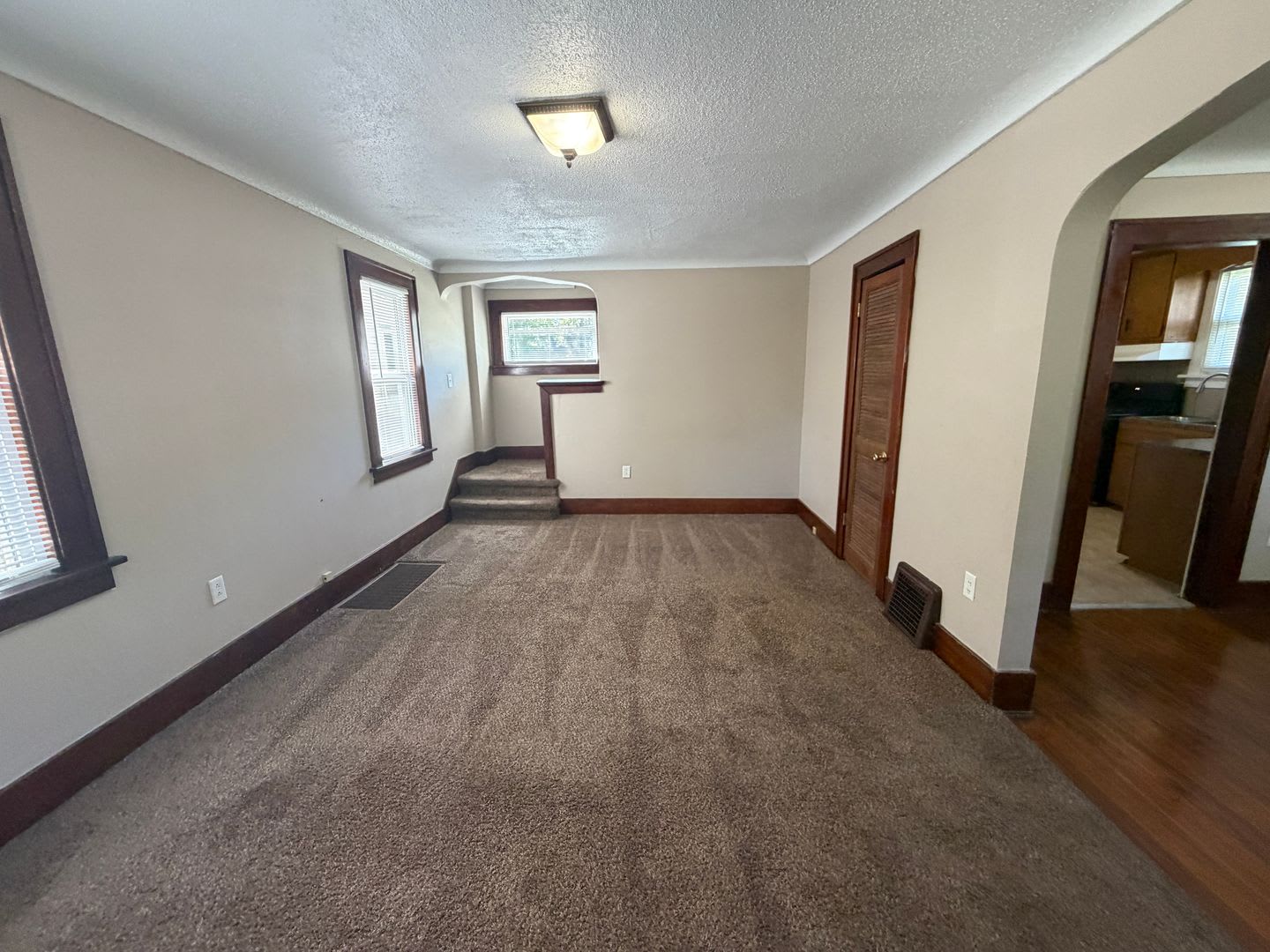 3406 Robinwood Dr Great Three Bedroom Home With Central Air – photo 2