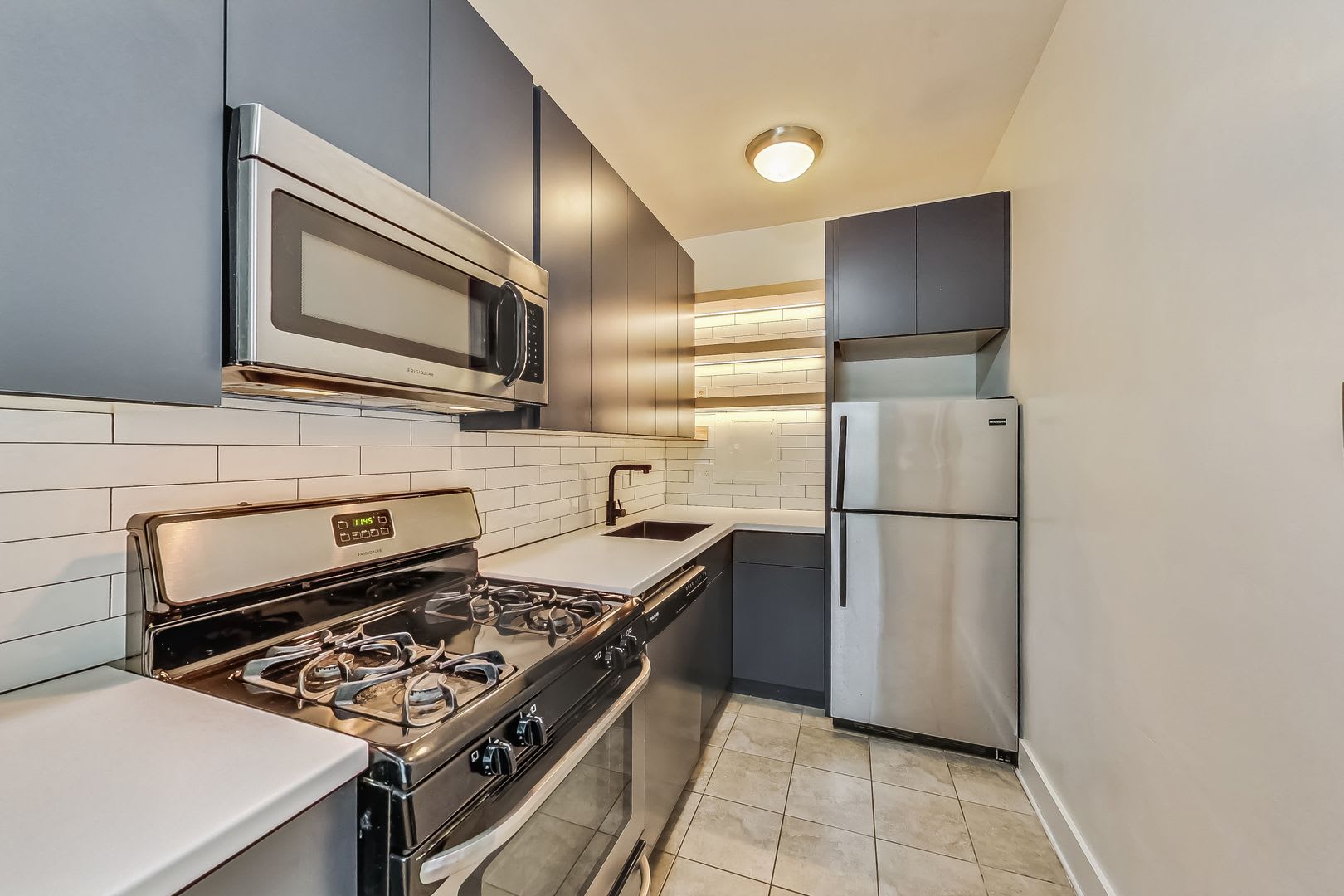 Stylish 1 Bedroom Condo In Foggy Bottom – photo 2