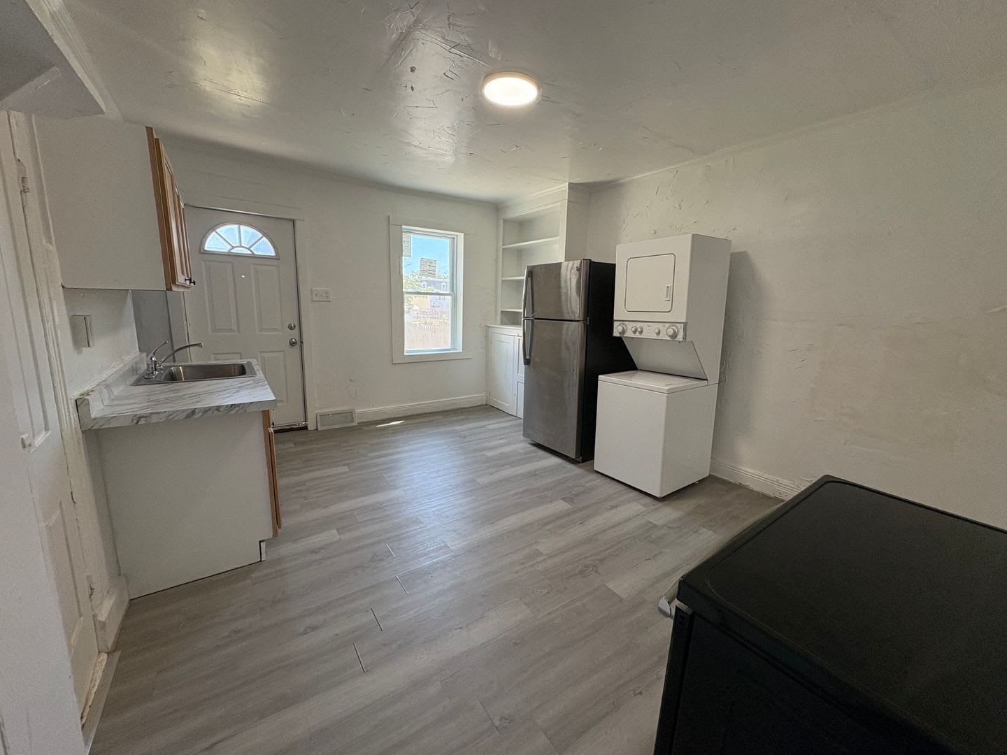 Newly Renovated Two-Bedroom, One Bathroom Row Home – photo 3