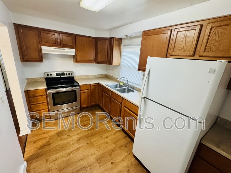 301 South Spring Street – photo 2