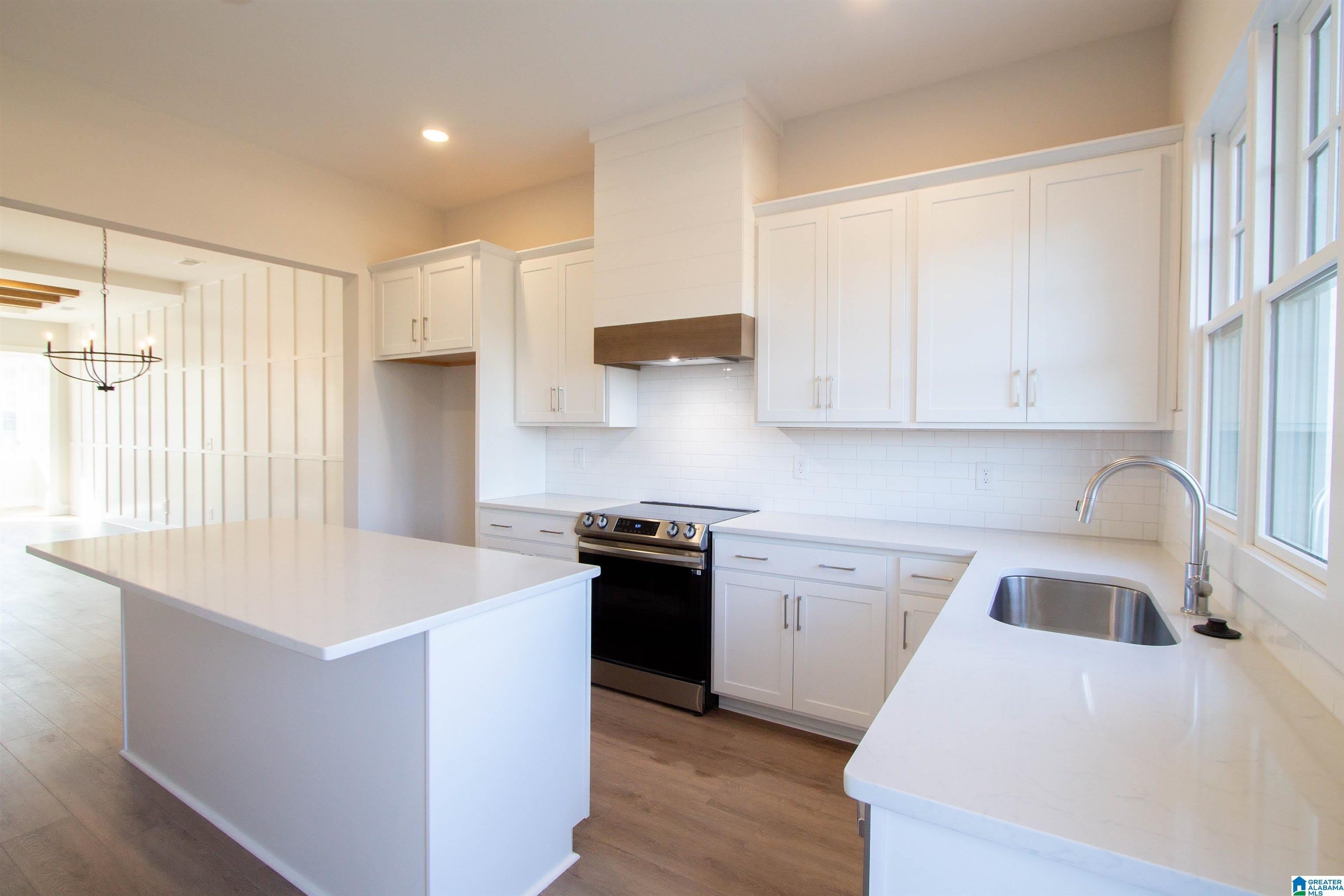 1188 Windsor Square – photo 5