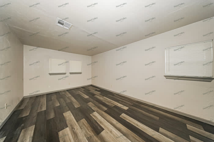 1615 Magnolia Avenue – photo 4