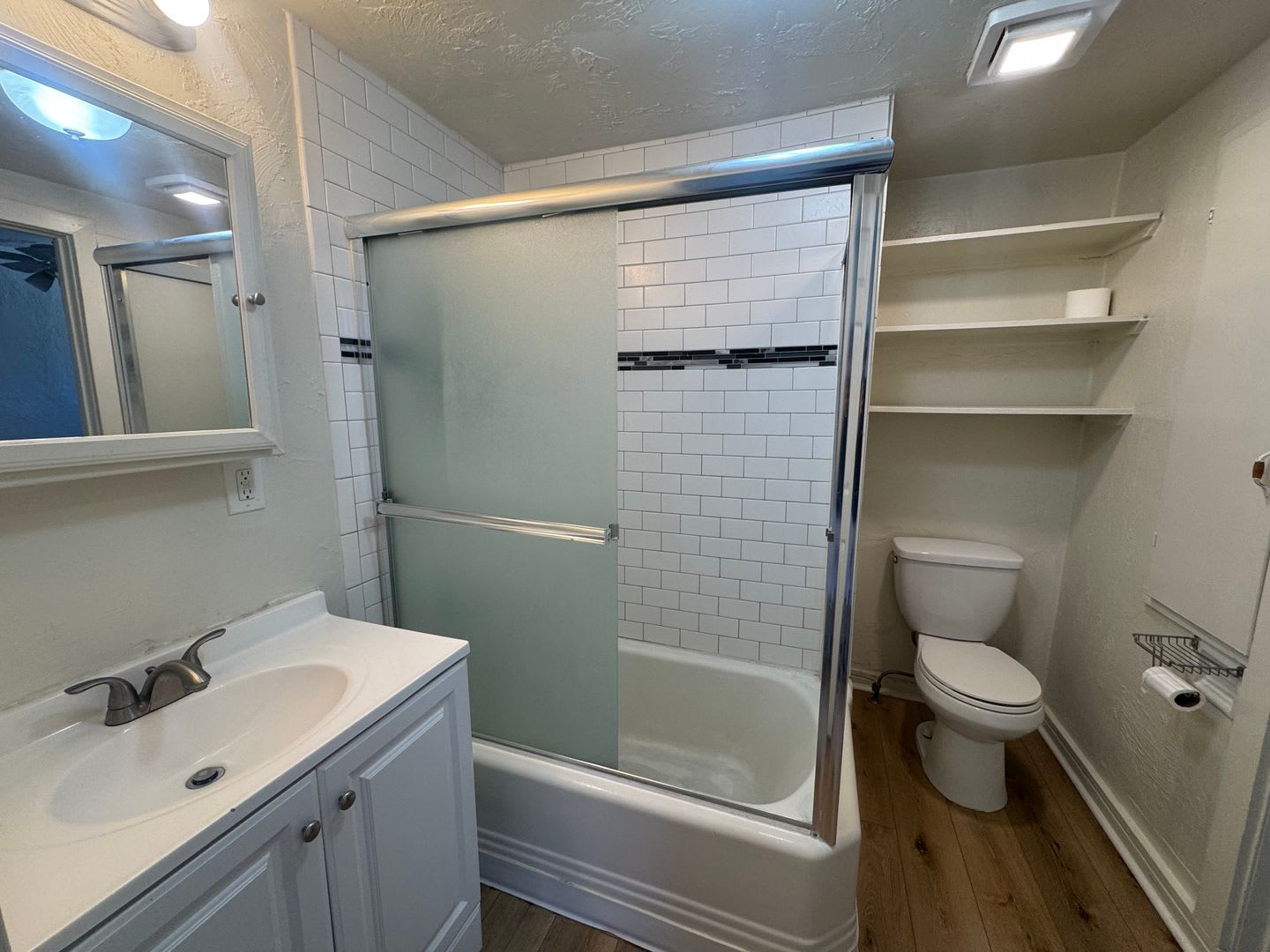Beautiful 2 bedroom for rent in SLC! – photo 5