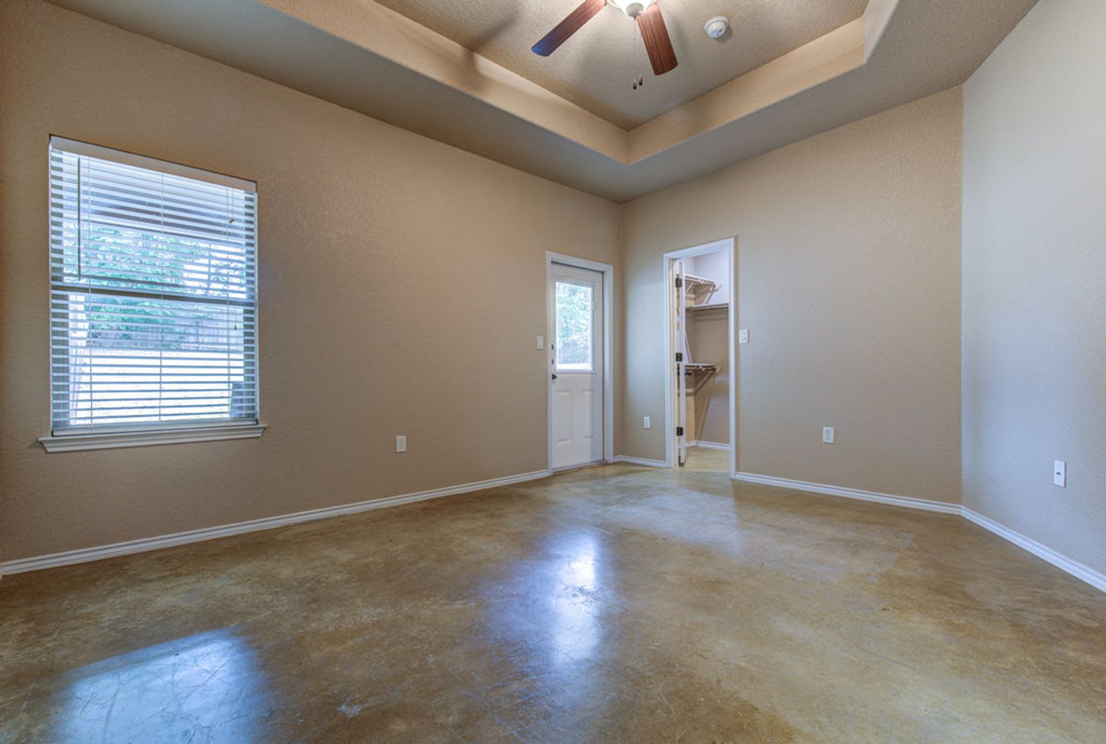 Nice 3 Bedroom Duplex located in New Braunfels! – photo 2