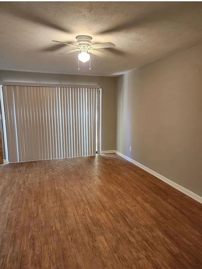 Room In 3 Bedroom Home In Forest Park – photo 5