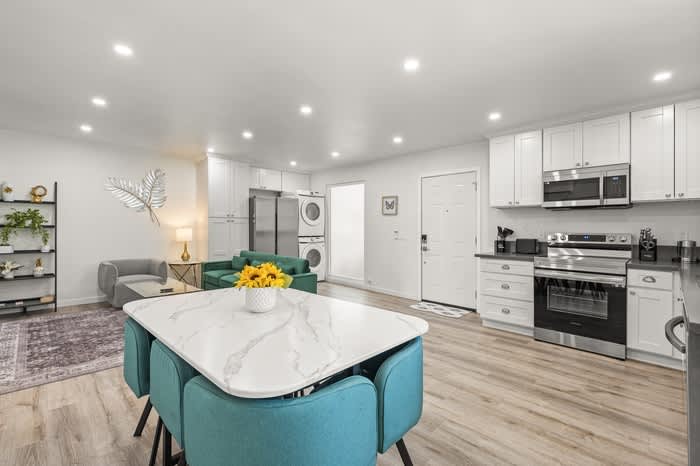 2615 Lake Avenue – photo 4