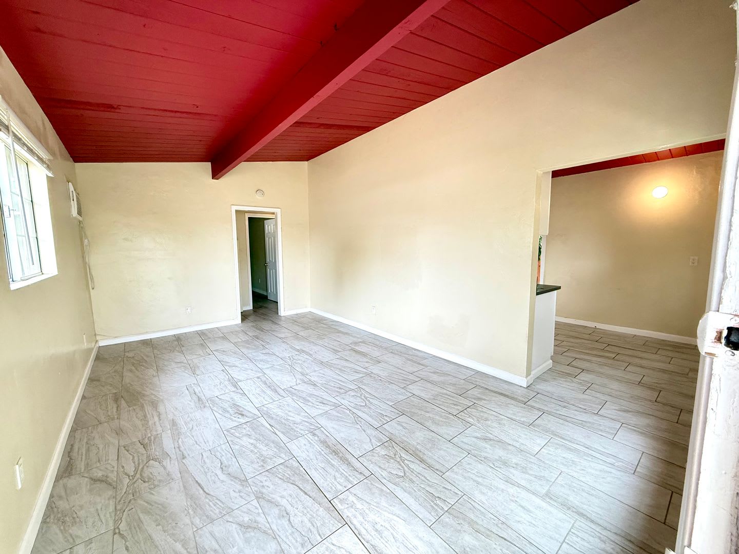 Charming 2-Bedroom Corner Lot Duplex Home in Clairemont with Private Yard! – photo 5