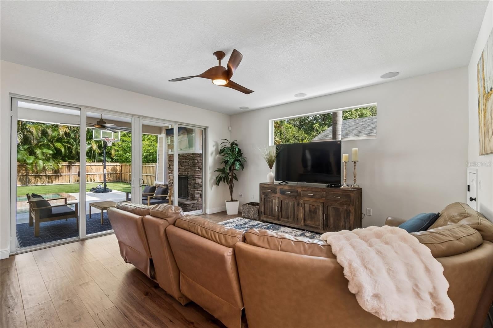 110 S Beverly Avenue – photo 5