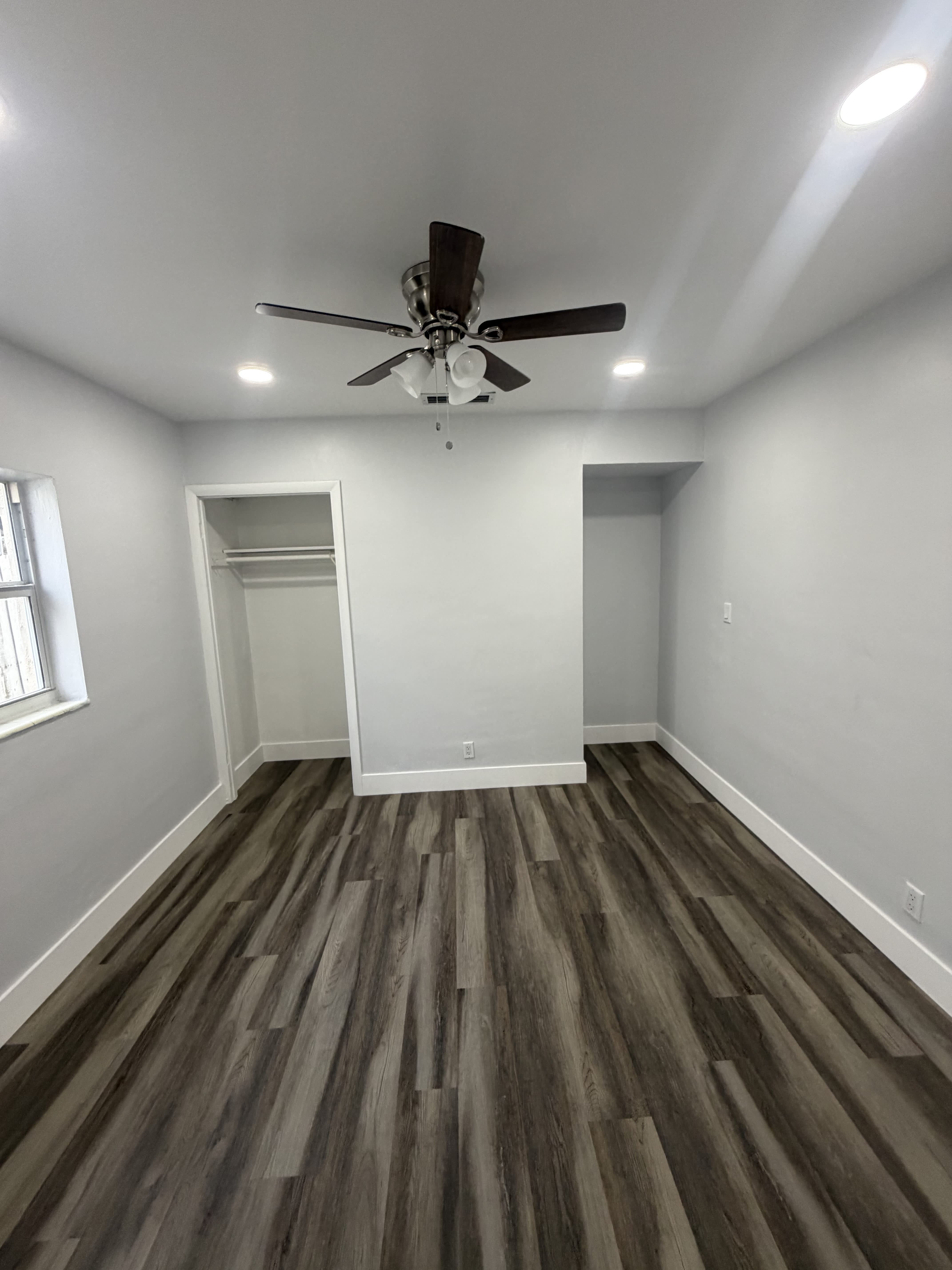 531 Northeast 58th Street – photo 3