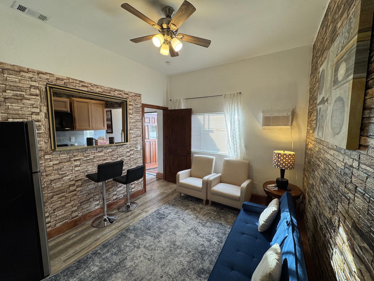 1 Bedroom – photo 5