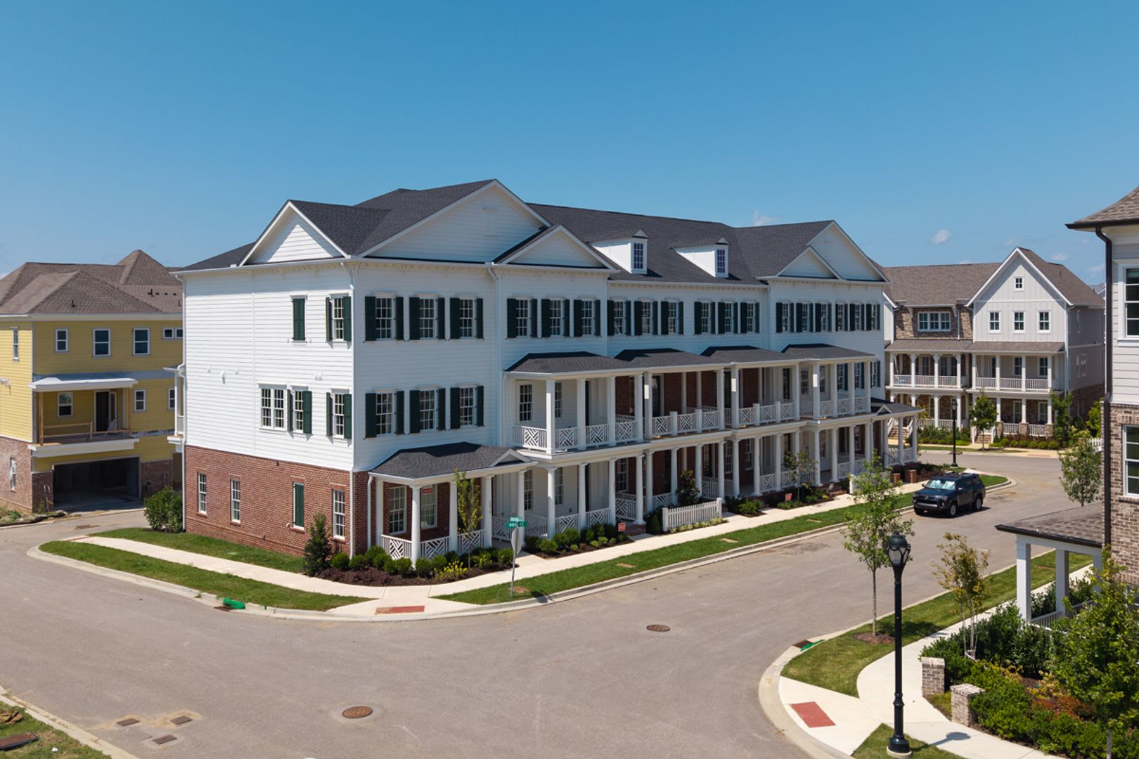 Luxury End Unit Townhome with Private Elevator in Westhaven – photo 2