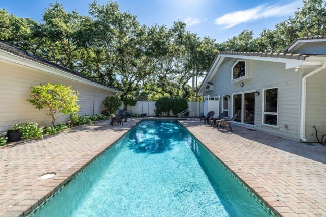 300 S Peppertree Drive – photo 1