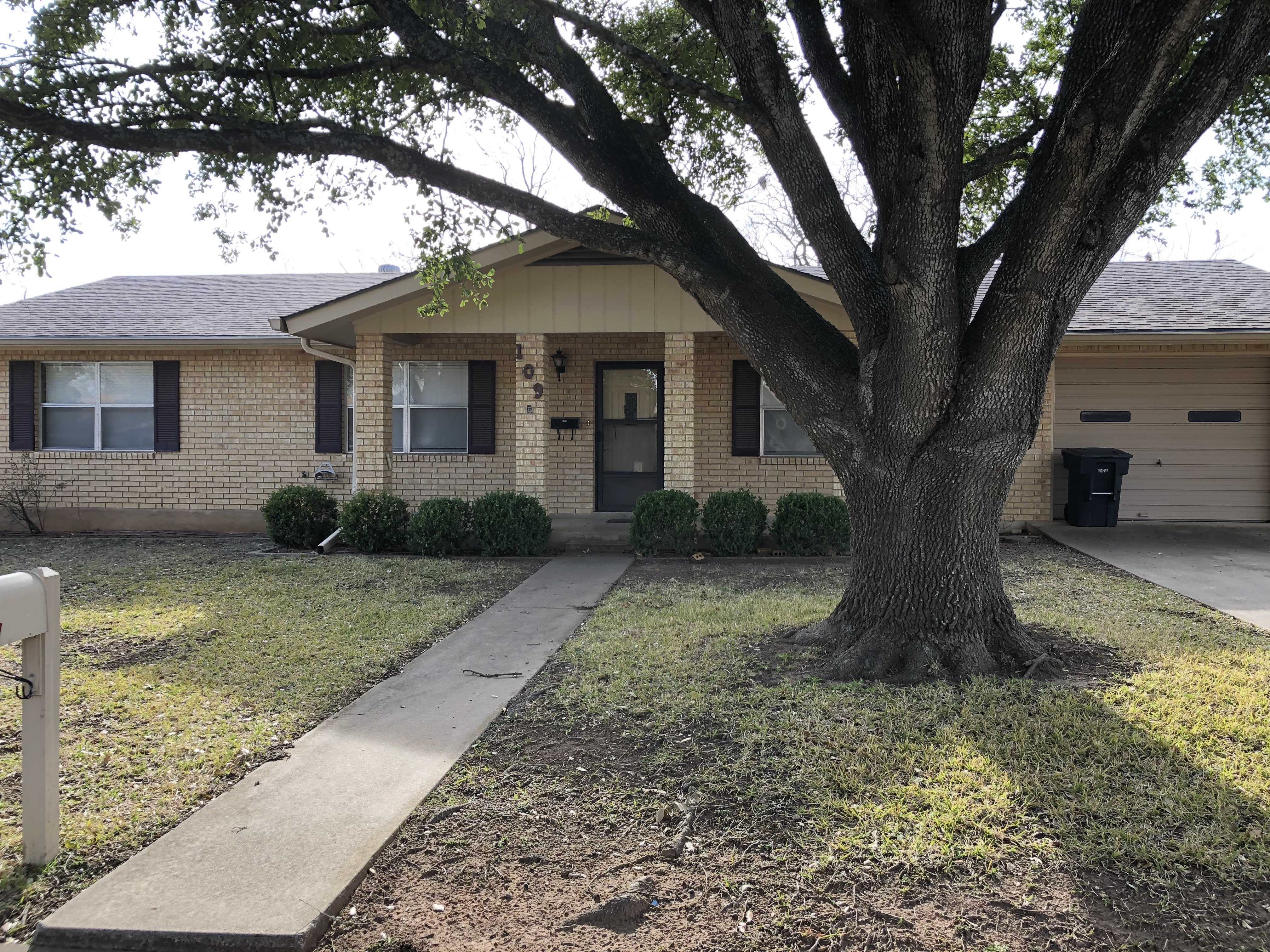 109 Broadmoor Drive – photo 1