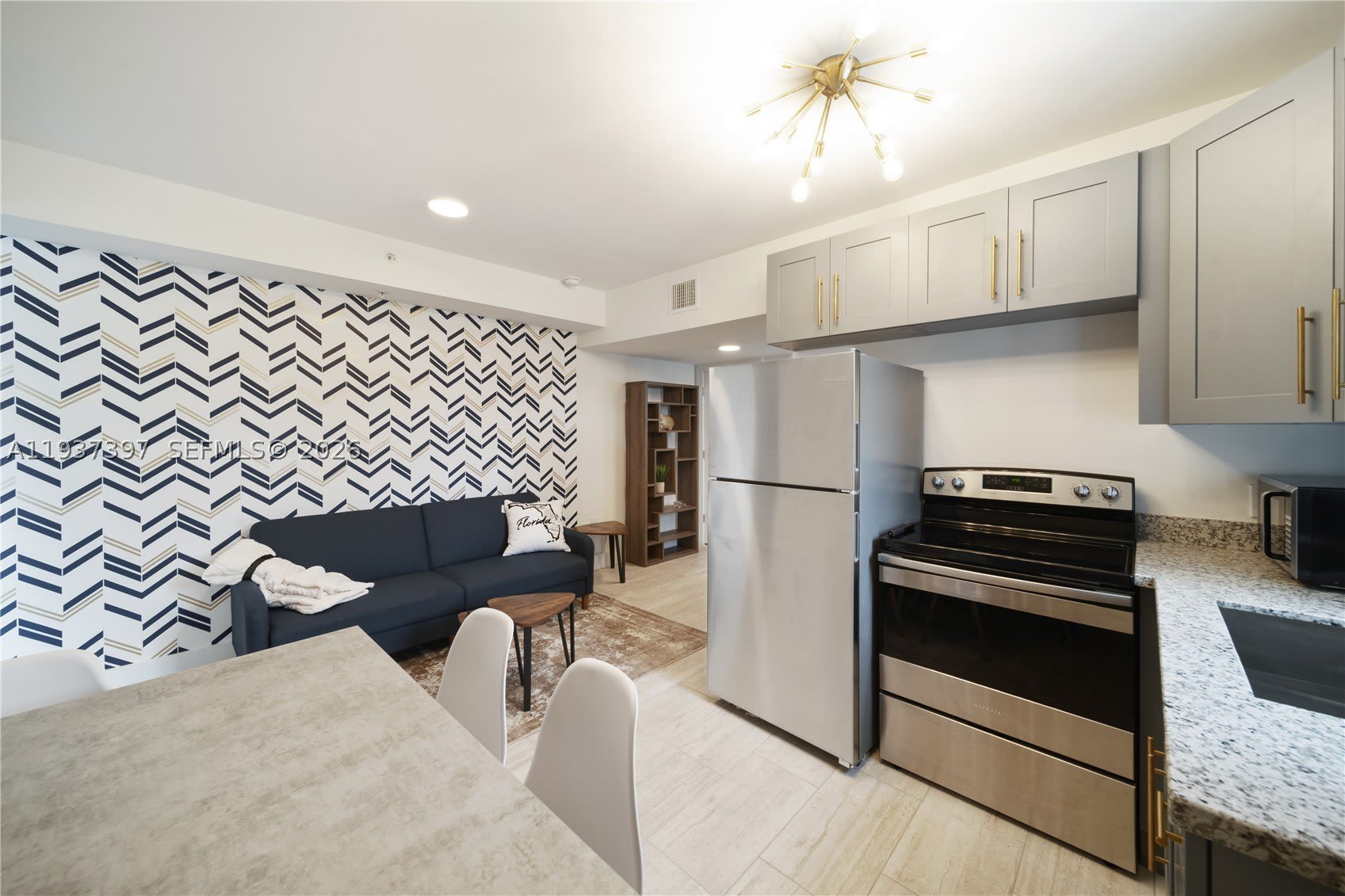 2162 SW 14th Ter – photo 2