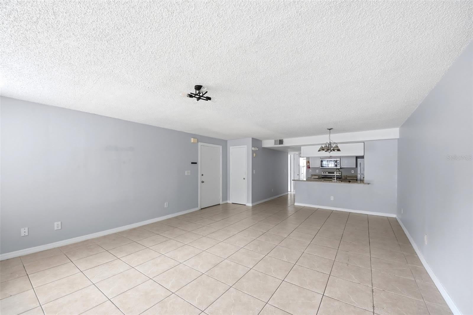 2723 N POINCIANA Boulevard – photo 4