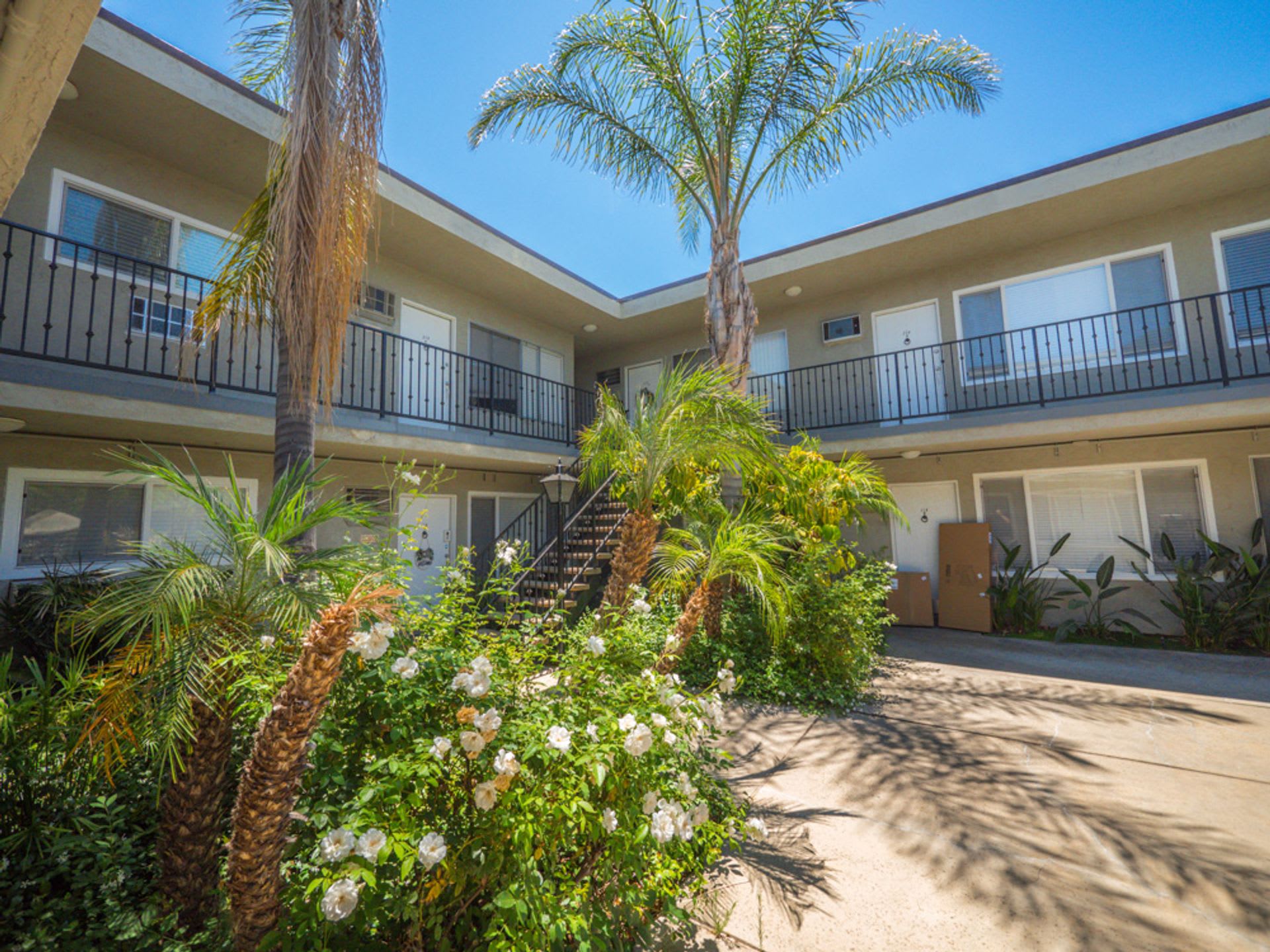14220 Burbank Blvd – photo 5