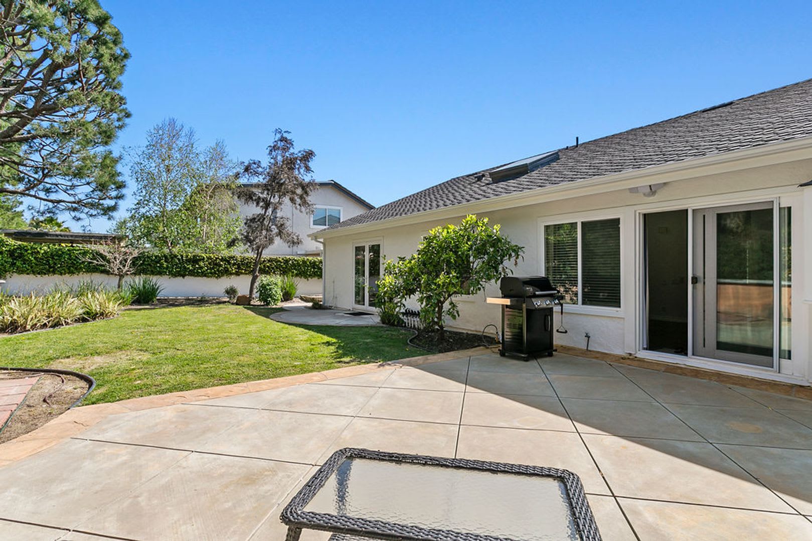 Beautifully Furnished Designer Single-Level 3 Bedroom Home with Lake Mission Viejo Access! – photo 3