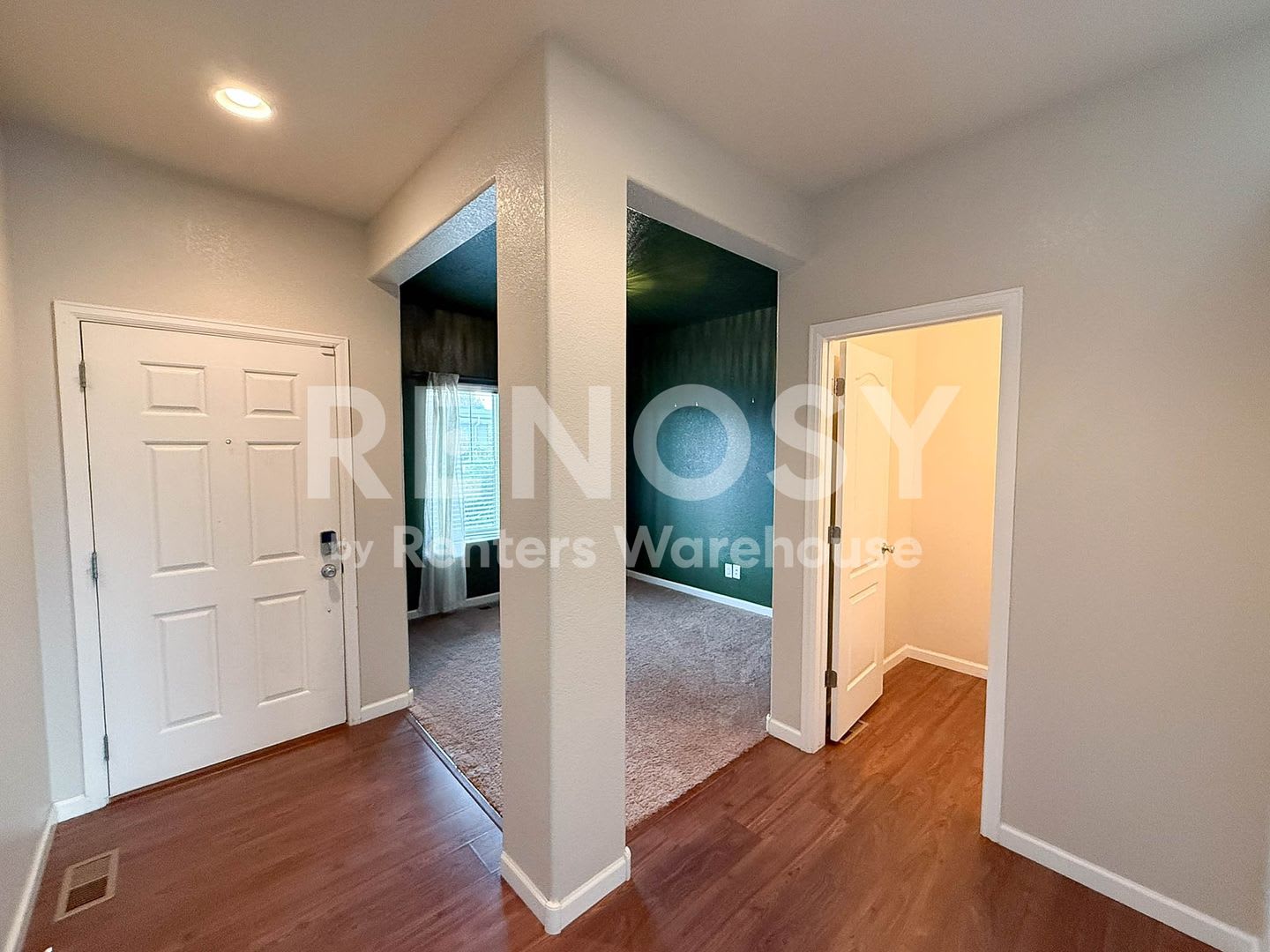 Spacious 4-Bedroom Home with Open Floor Plan and Large Backyard in Thornton – photo 4