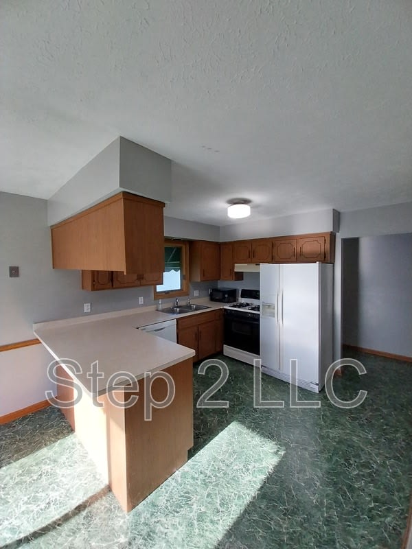 6995 Fry Road 1 – photo 3