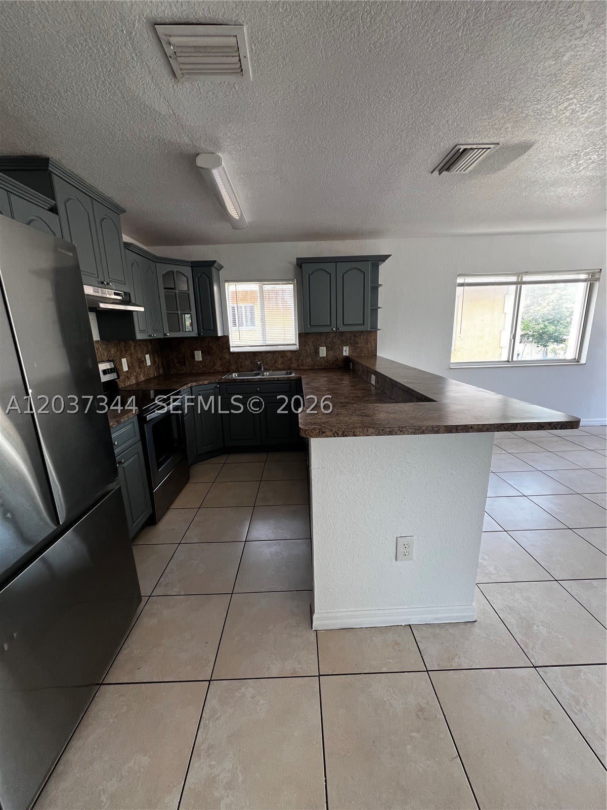 7012 NW 6th Ct – photo 3
