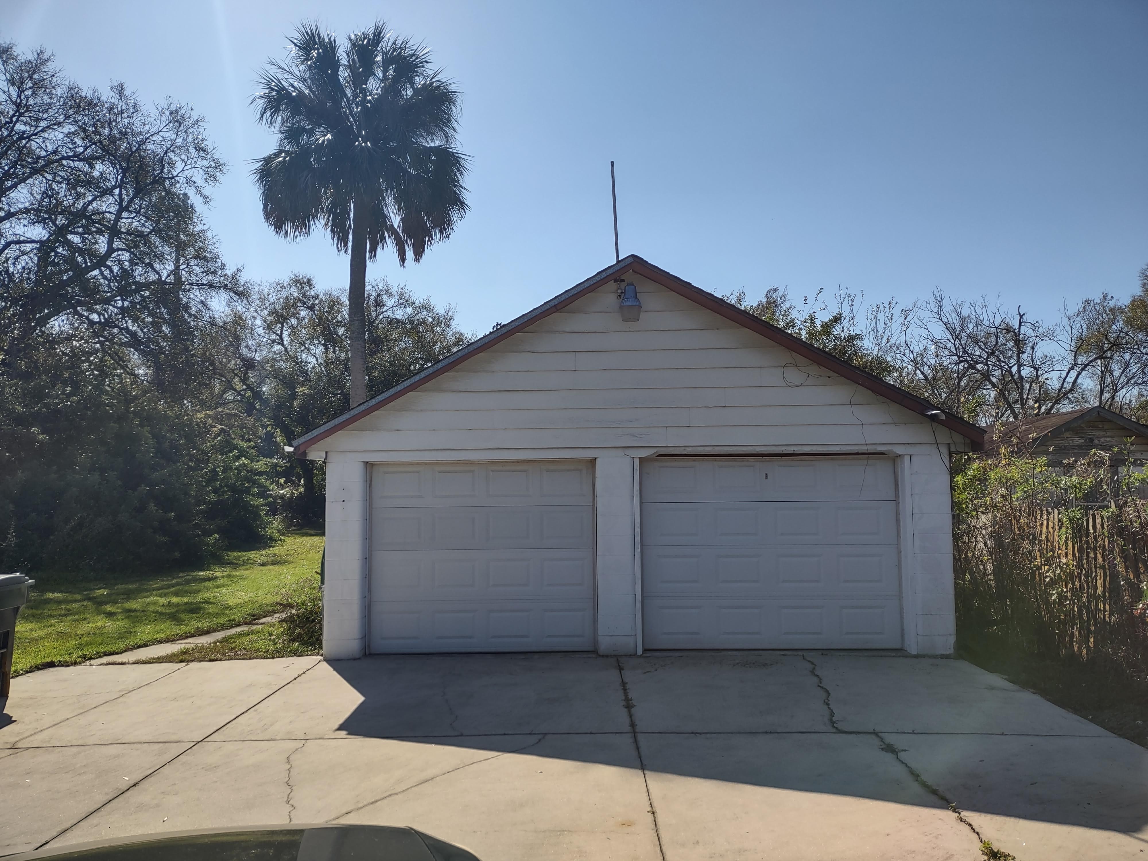 4821 Palm River Rd – photo 3