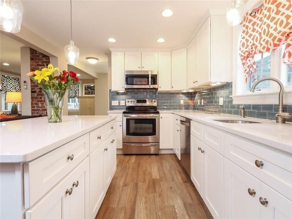 13 Lucas Avenue – photo 4