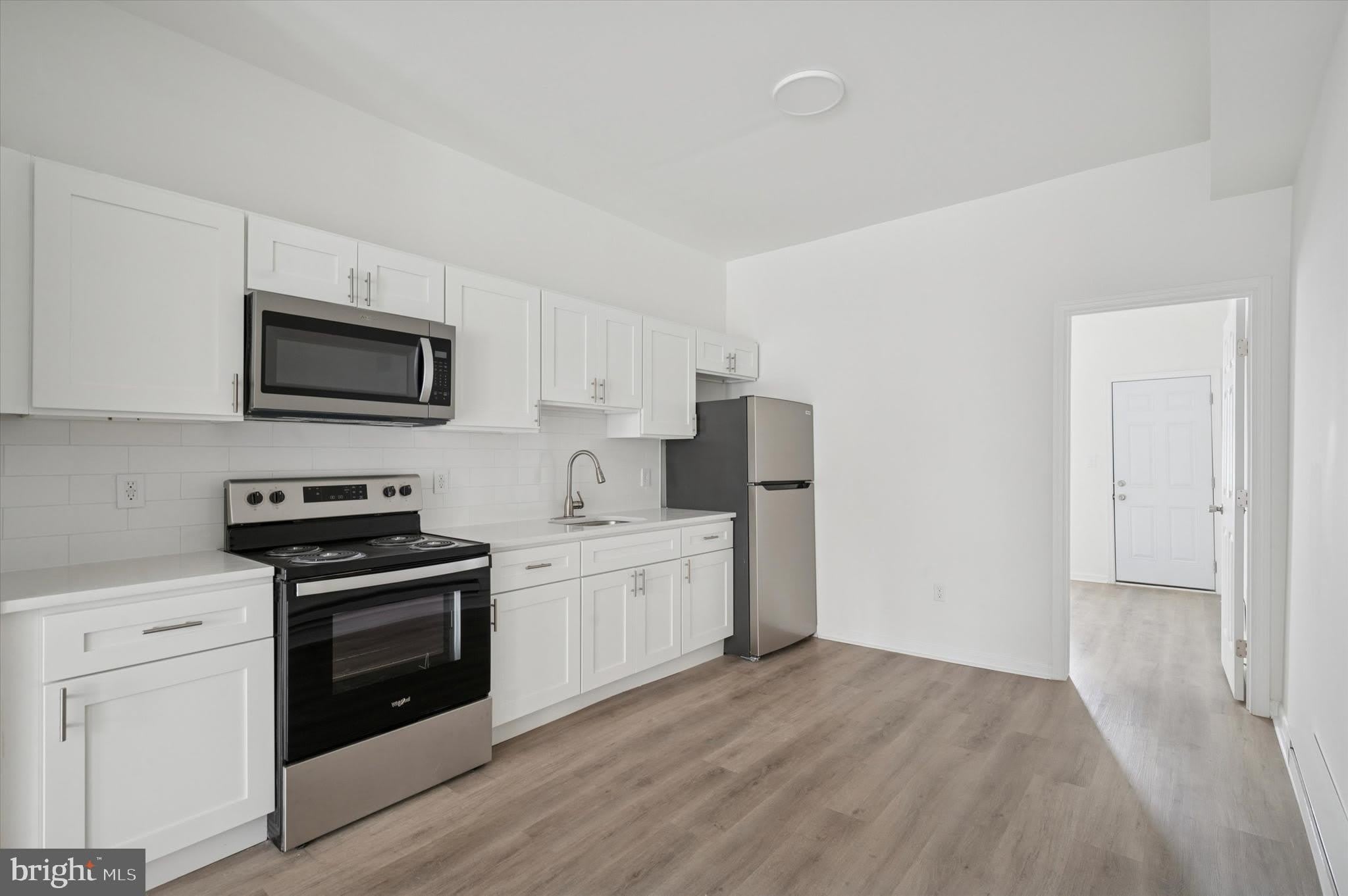 4241 MANTUA Avenue – photo 1