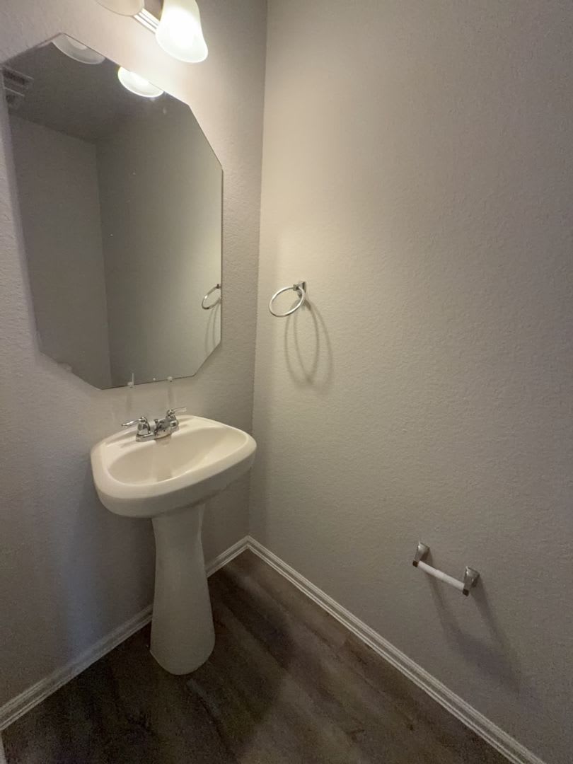509 Hines Ave – photo 5