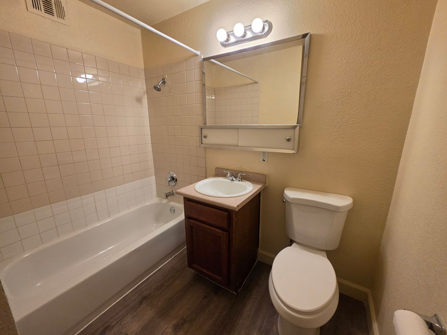 1 Bedroom 1 Bath In Central Las Vegas – photo 4