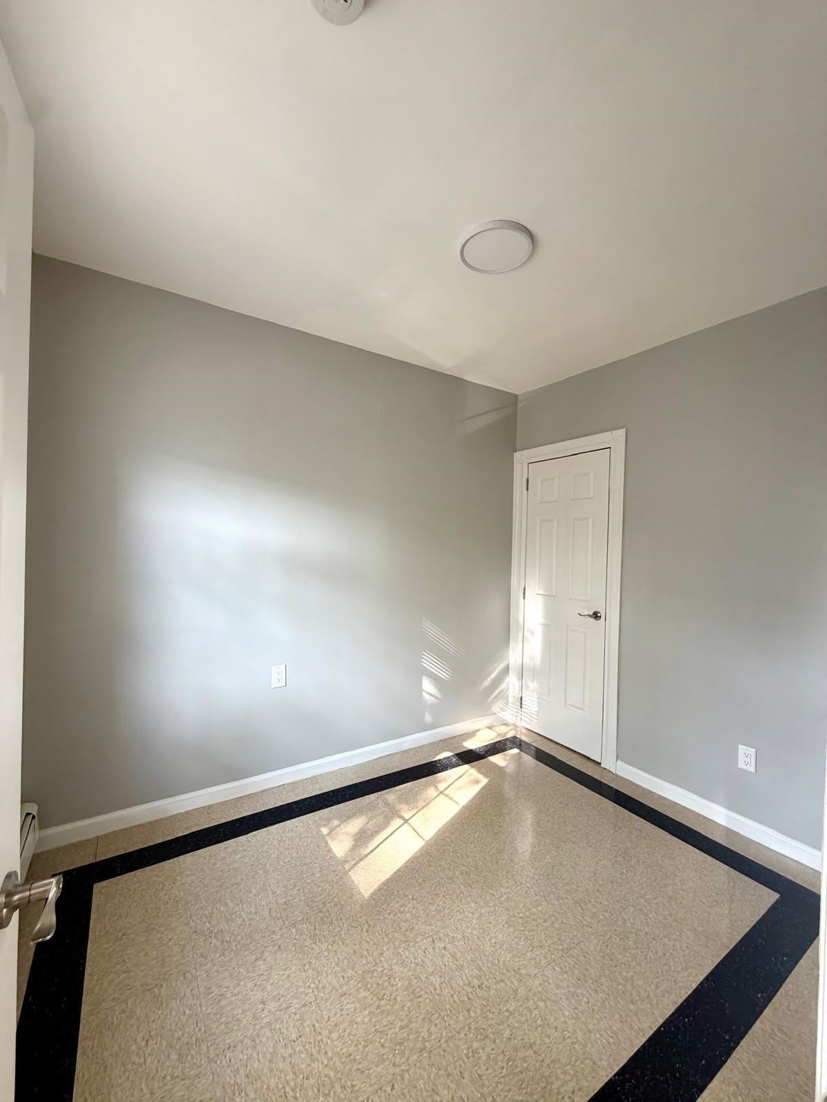 156 Clerk St – photo 3