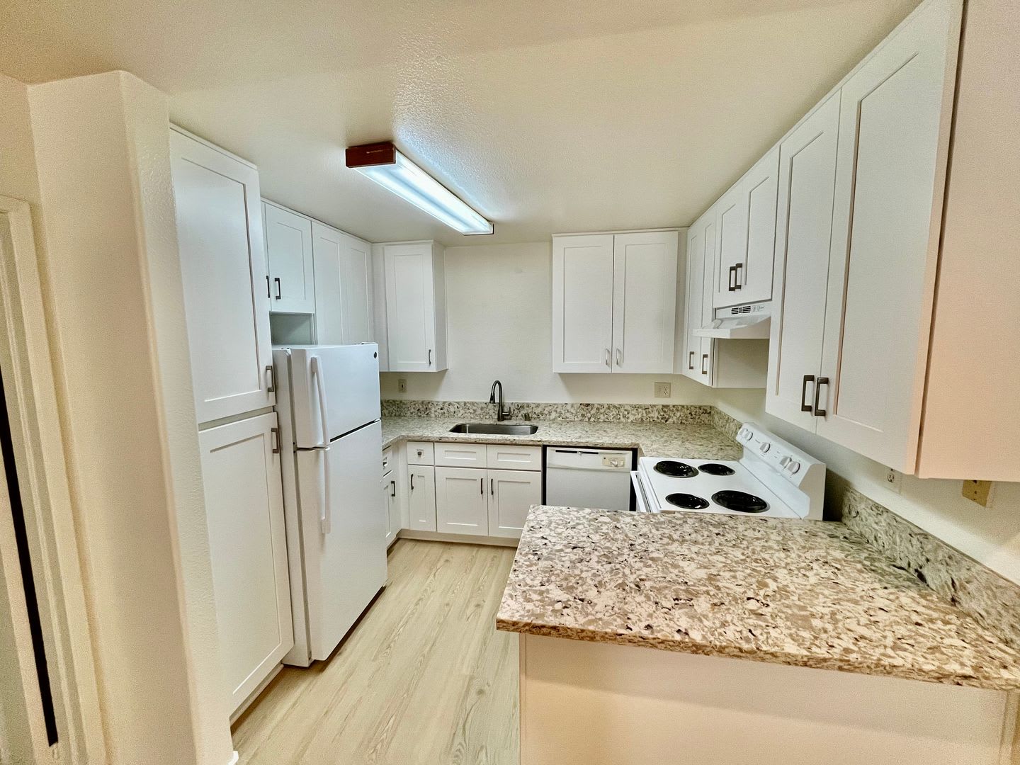 R4155 – photo 2