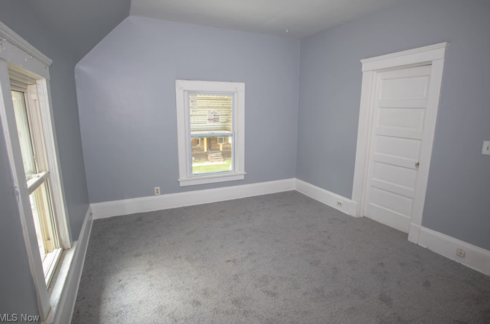 Newly Renovated 4BR/2BA – photo 2