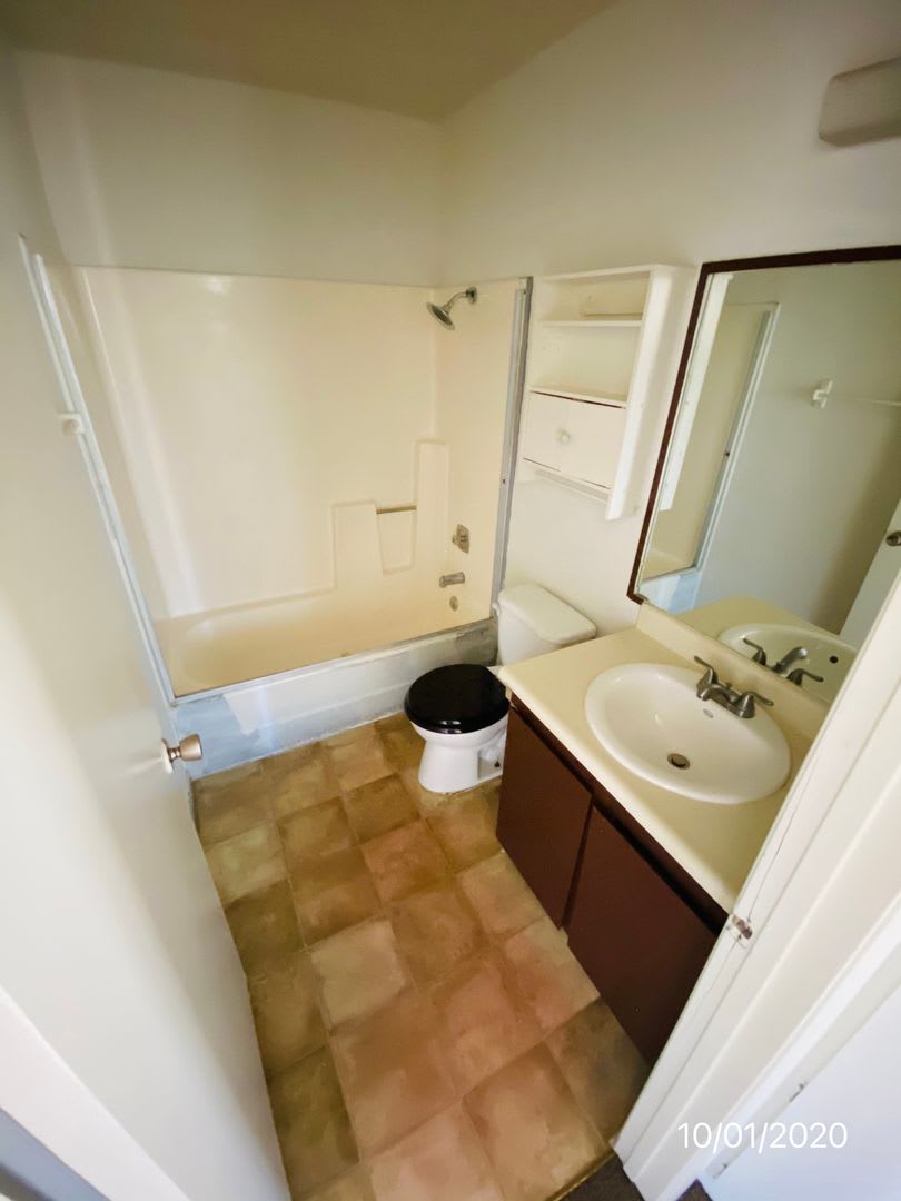 2 Bed 1 Bath – photo 3