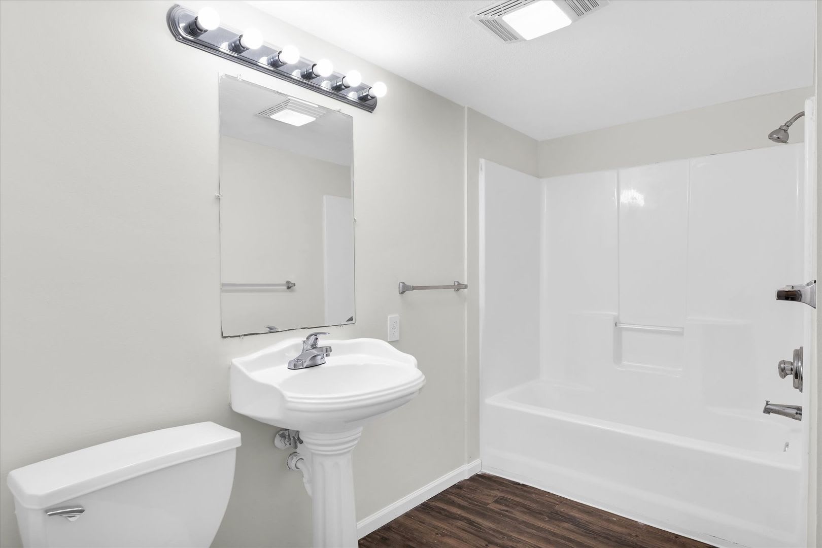 1806 S Cottage Grove Ave – photo 5