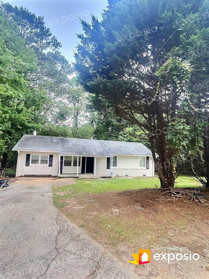 Room in 3 Bedroom Home at Jeb Stuart Dr – photo 2